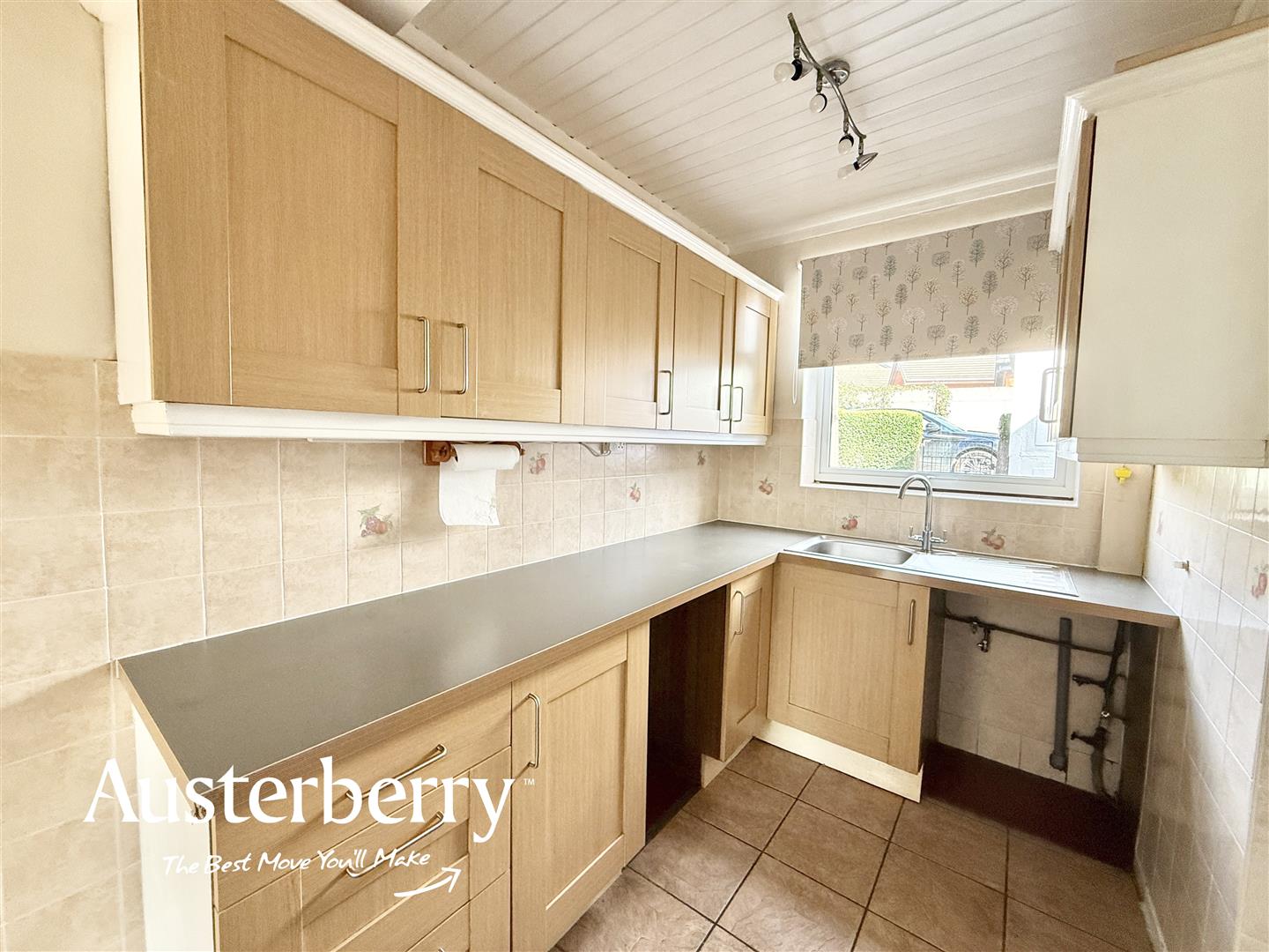 3 bed property in Dividy Road, Stoke-On-Trent